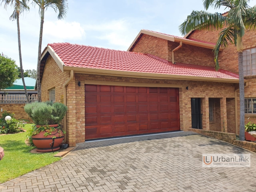 3 Bedroom Property for Sale in Safari Gardens North West